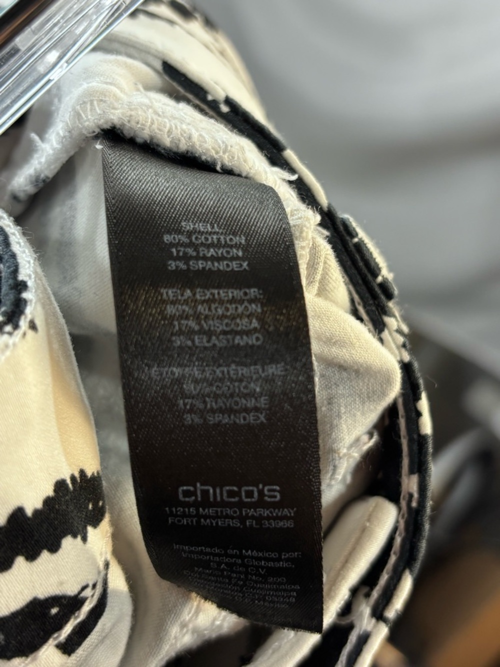 Chico's Black and White Floral Cropped Pants‎ - Picture 7 of 9